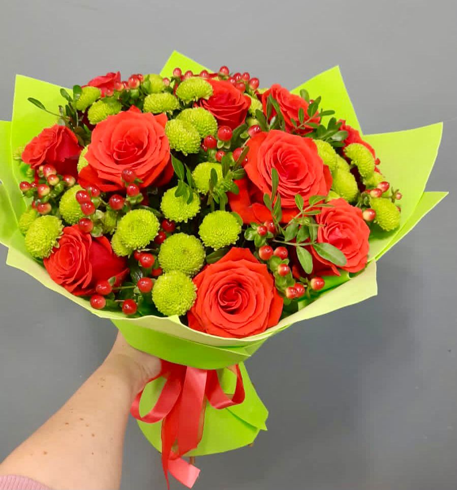 Букет цветов из: Хризантемы и Розы в Ростове