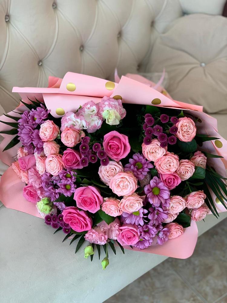 Букет цветов из: Хризантемы, Розы и Лизиантусы в Ростове