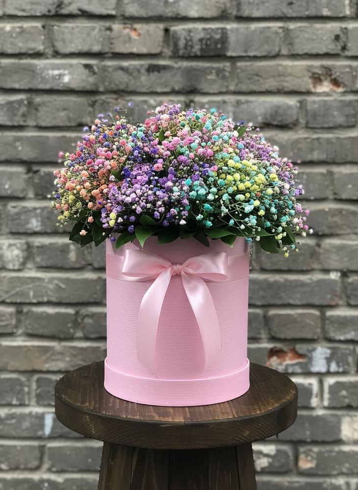 Цветочная композиция из Гипсофила и Розы в шляпной коробке в Ростове