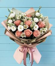 Букет цветов из:  Розы, Альстромерии и Лизиантусы в Ростове