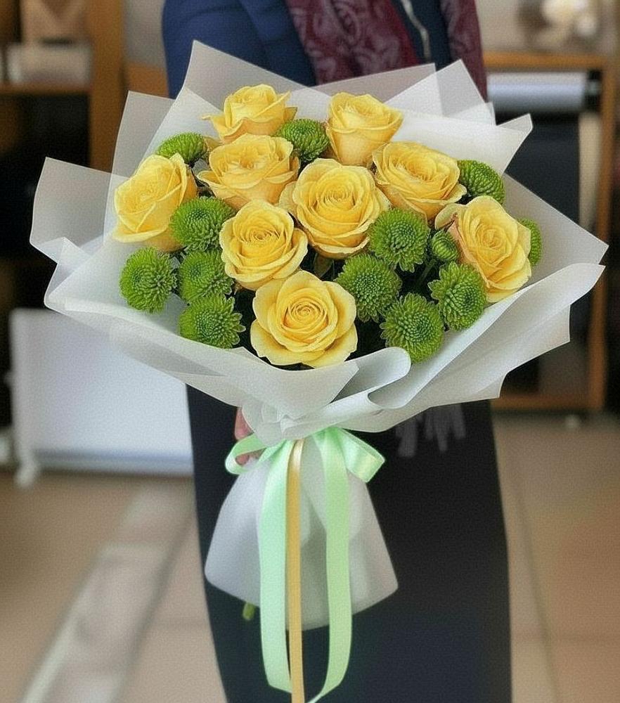 Букет сочно-зеленый в Ростове Букет цветов из: Хризантемы и Розы в Ростове
