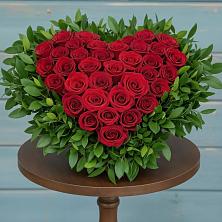 Композиция Сердце в любви в Ростове Цветочная композиция из Розы в виде сердца в Ростове