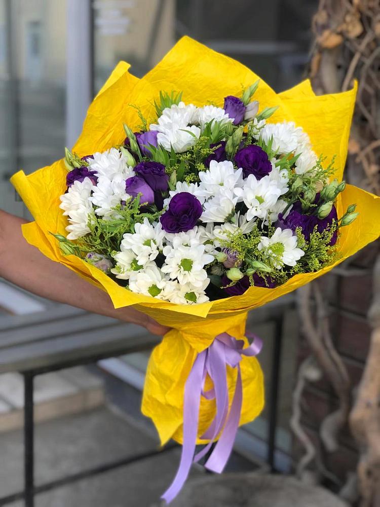 Букет цветов из: Ирисы, Хризантемы и Ромашки в Ростове
