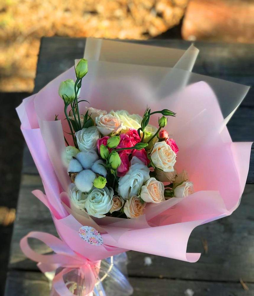 Букет цветов из: Розы и Лизиантусы в Ростове