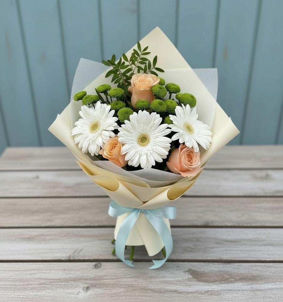 Букет герберы и розы в Ростове Букет цветов из: Герберы, Розы и Хризантемы в Ростове