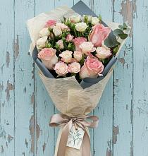 Букет цветов из:  Розы в Ростове
