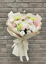 Букет цветов из:  Гвоздики, Розы, Лизиантусы и Хризантемы в Ростове