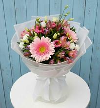 Букет цветов из:  Герберы, Альстромерии и Лизиантусы в Ростове