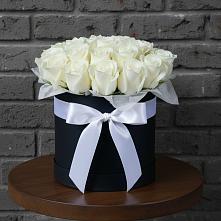 Композиция воздушная нежность в Ростове Цветочная композиция из Розы в шляпной коробке в Ростове