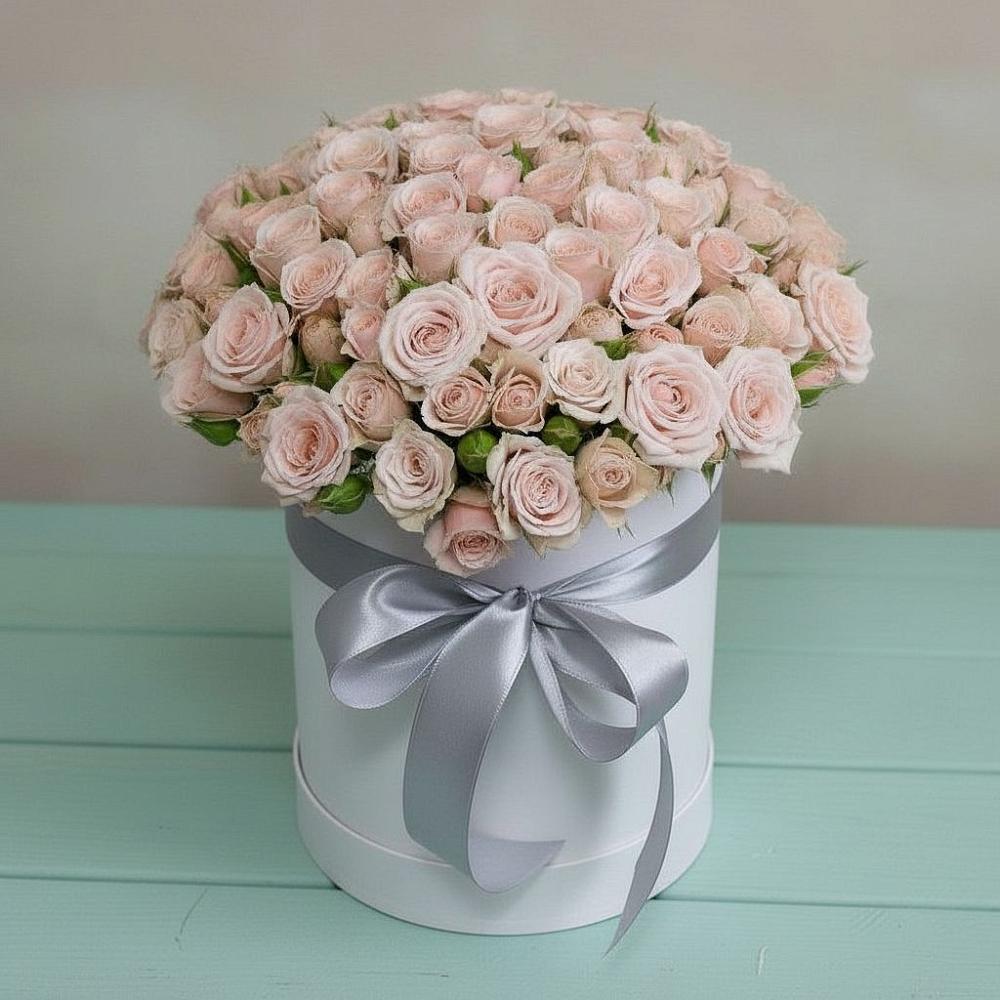 Композиция утонченная красота в Ростове Цветочная композиция из Розы в шляпной коробке в Ростове